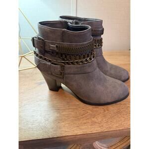 Just Fab booties women's size 9